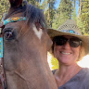 Meet your Posher, Lorie